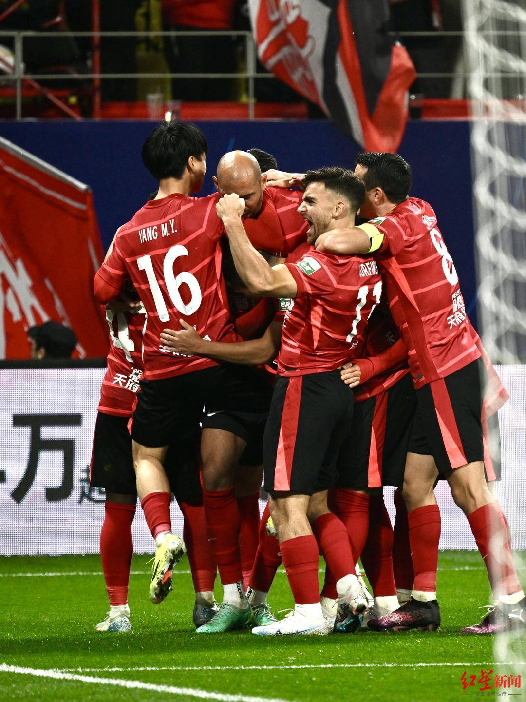 九游体育下载包含里程碑夜！成都蓉城迎来里程碑，NBA总决赛集结日刷纪录，信心回归，赛程密集仍需轮换的词条