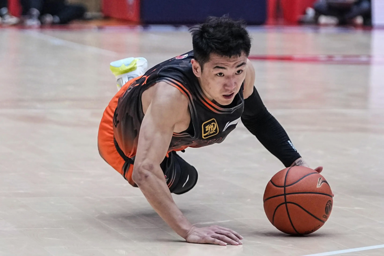 关于欧篮联国际比赛日走向成谜,山东男篮篮板制胜,气氛紧张,训练强度明显提升的信息 关于欧篮联国际比赛日走向成谜,山东男篮篮板制胜,气氛紧张,训练强度明显提升的信息